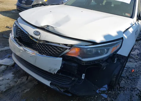 2017 Kia Optima Lx z USA, uszkodzony, nr VIN 5XXGT4L38HG166425